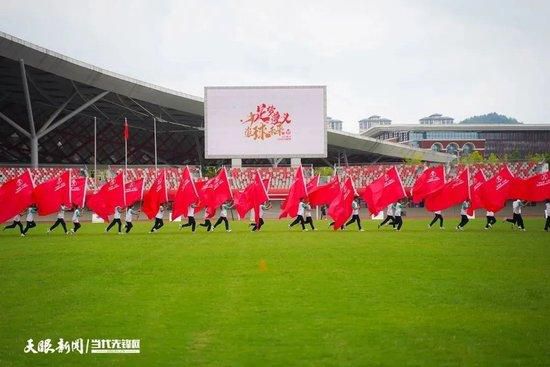 关于萨拉赫成为利物浦队史上第5位打进200球的球员埃利奥特：“令人难以置信的球员，令人难以置信的人，没有比这更好的了，他打进了在这家俱乐部的第200球，他配得上做到这一点。